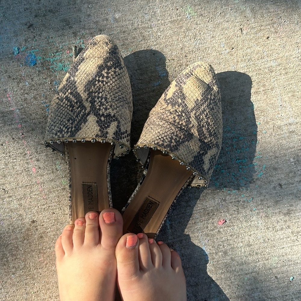 Steve Madden flats size 6